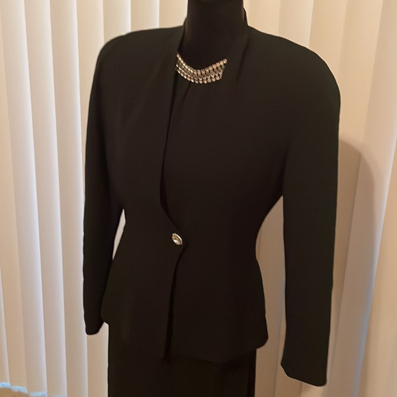 Designer Formal - Picture 4 of 4